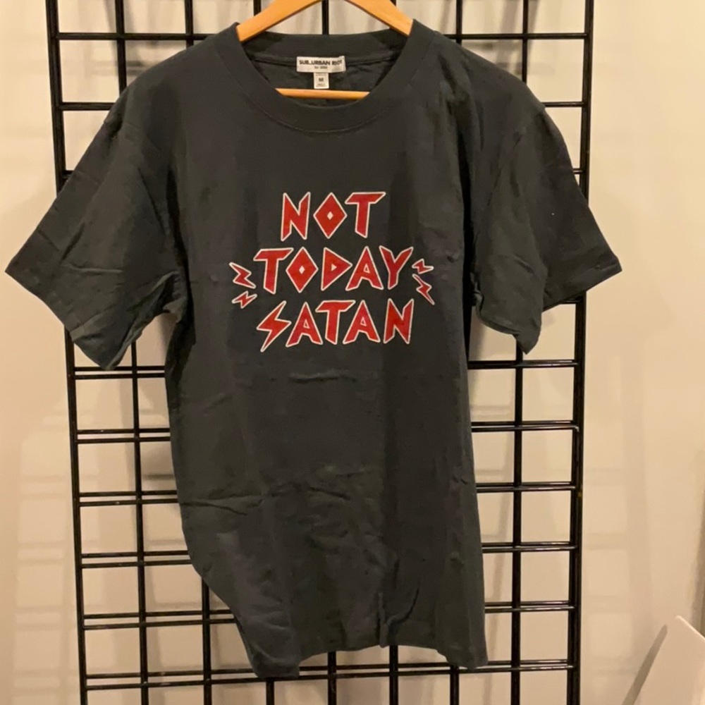 Sub urban riot tee